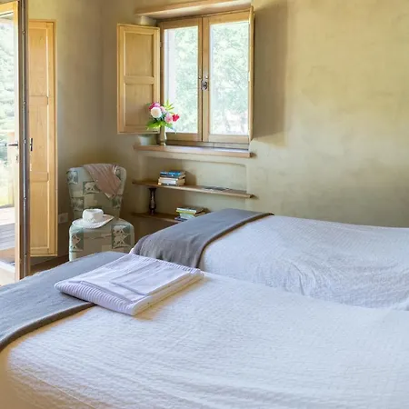 Le Pianore Farm stay *
